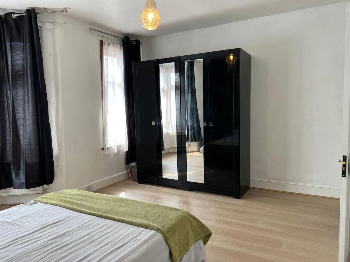 Hotel The Leyton Oasis Londra Esterno foto