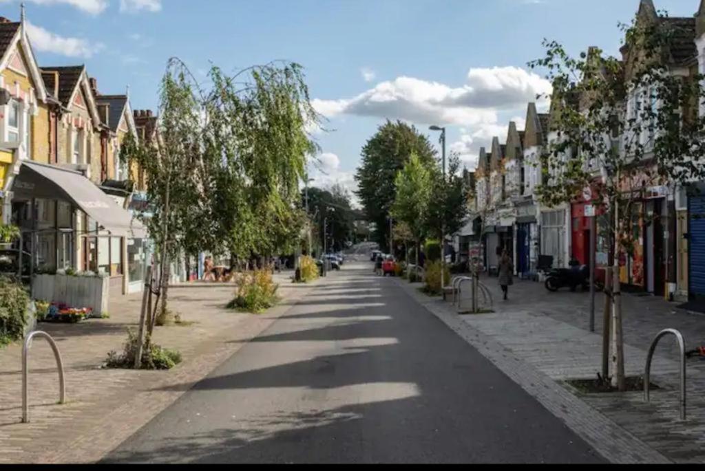 Hotel The Leyton Oasis Londra Esterno foto