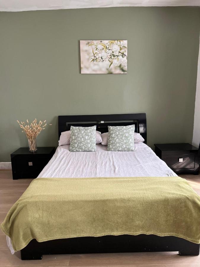 Hotel The Leyton Oasis Londra Esterno foto