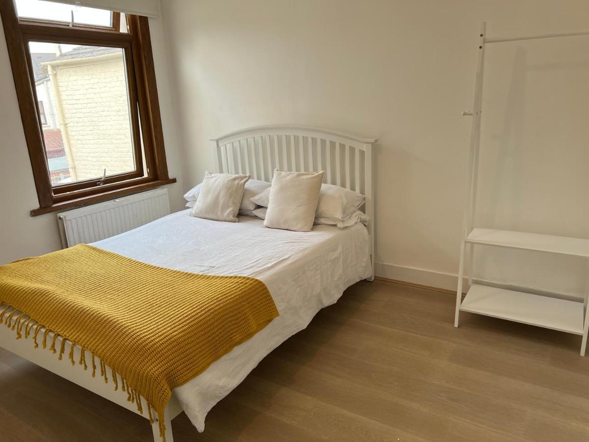Hotel The Leyton Oasis Londra Esterno foto