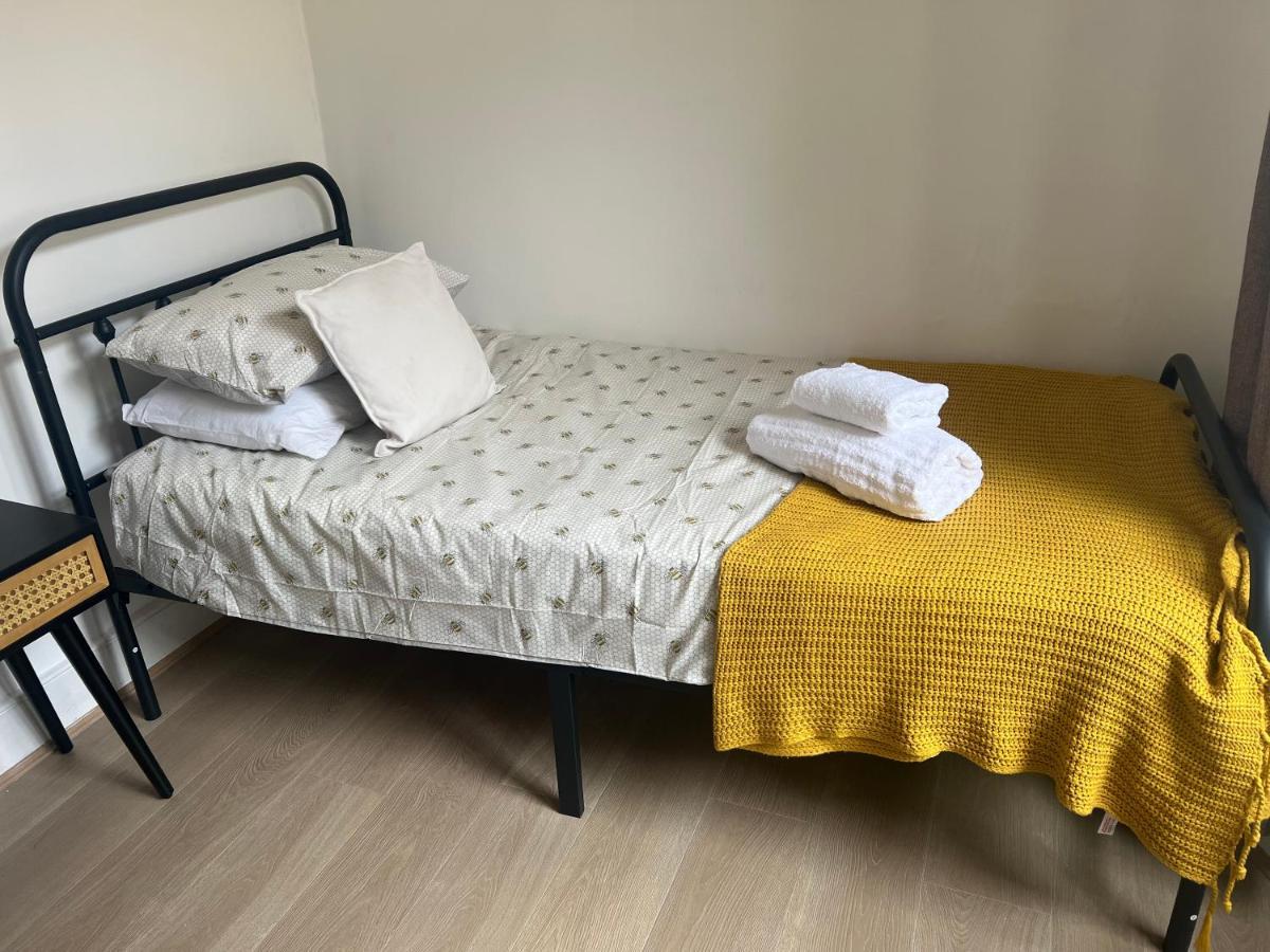 Hotel The Leyton Oasis Londra Esterno foto